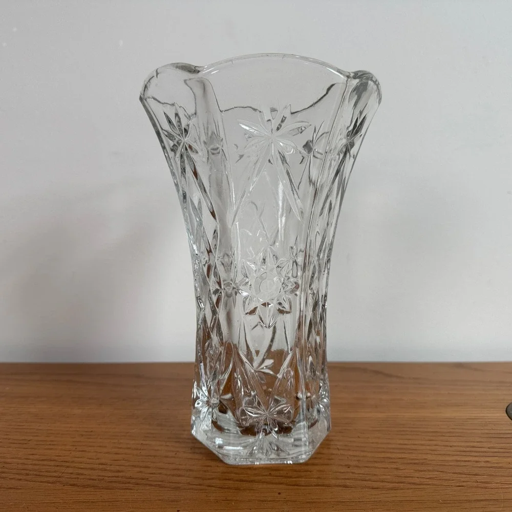 Anchor Hocking Glass Starburst Etched Vase Decorative Table Centerpiece Decor‎